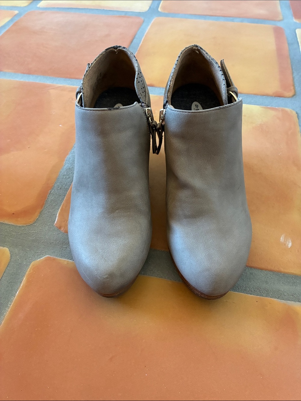 Dr. Scholl's Beige Gray Suede Ankle Booties with Side Buckle Detail, size 6